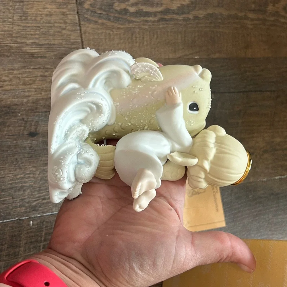 Precious Moments Fountain of Angels 1997 Chapel Exclusive Figurine 384844 Enesco
